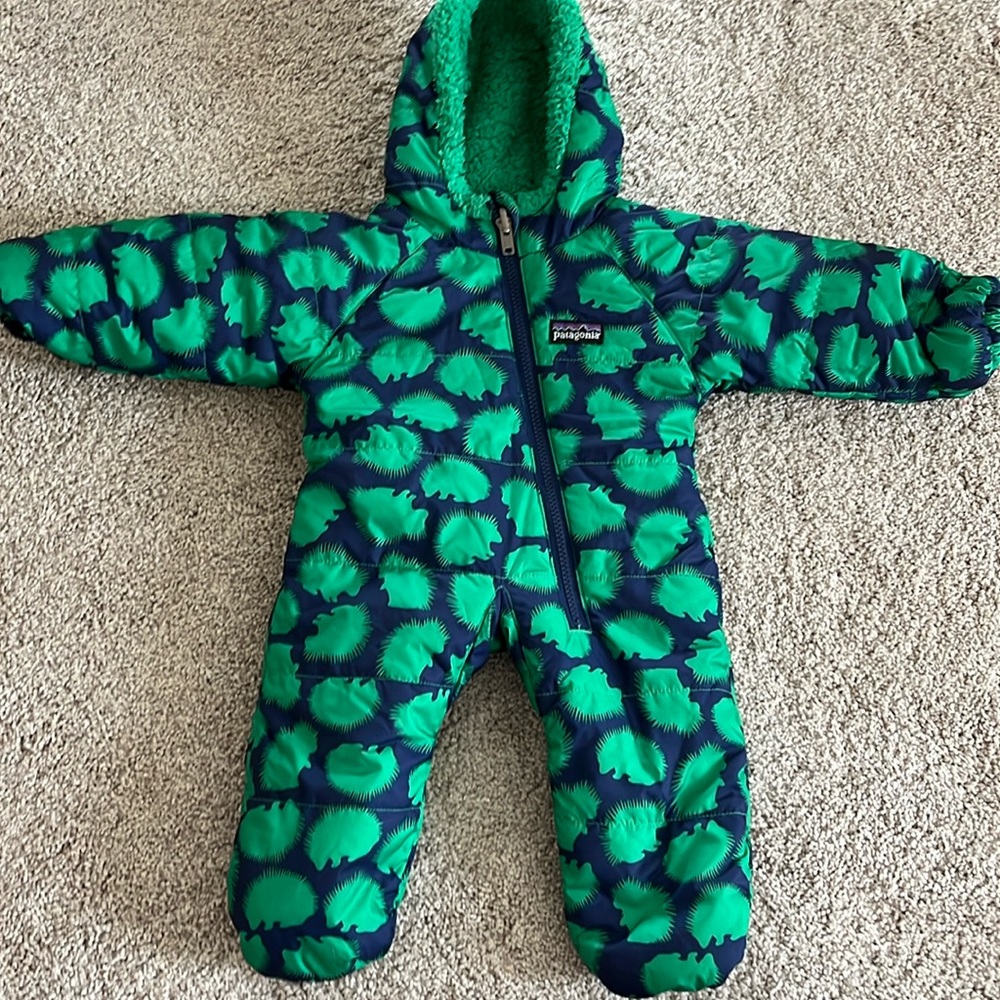 Kids reversible Patagonia snow suit
